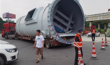 站队协作共保道口畅通