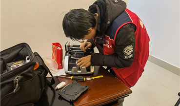 服务收费一线 雅安管理处开展点钞机巡检工作